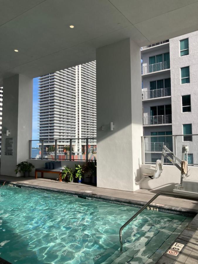 Brand New Modern 1 Bedroom Unit Downtown Appartamento