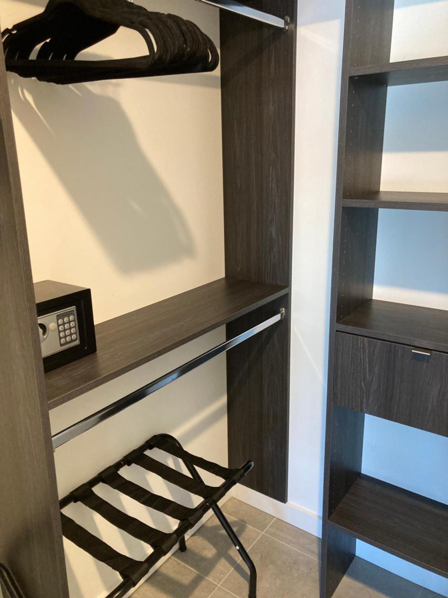 Apartamento Brand New Modern 1 Bedroom Unit Downtown