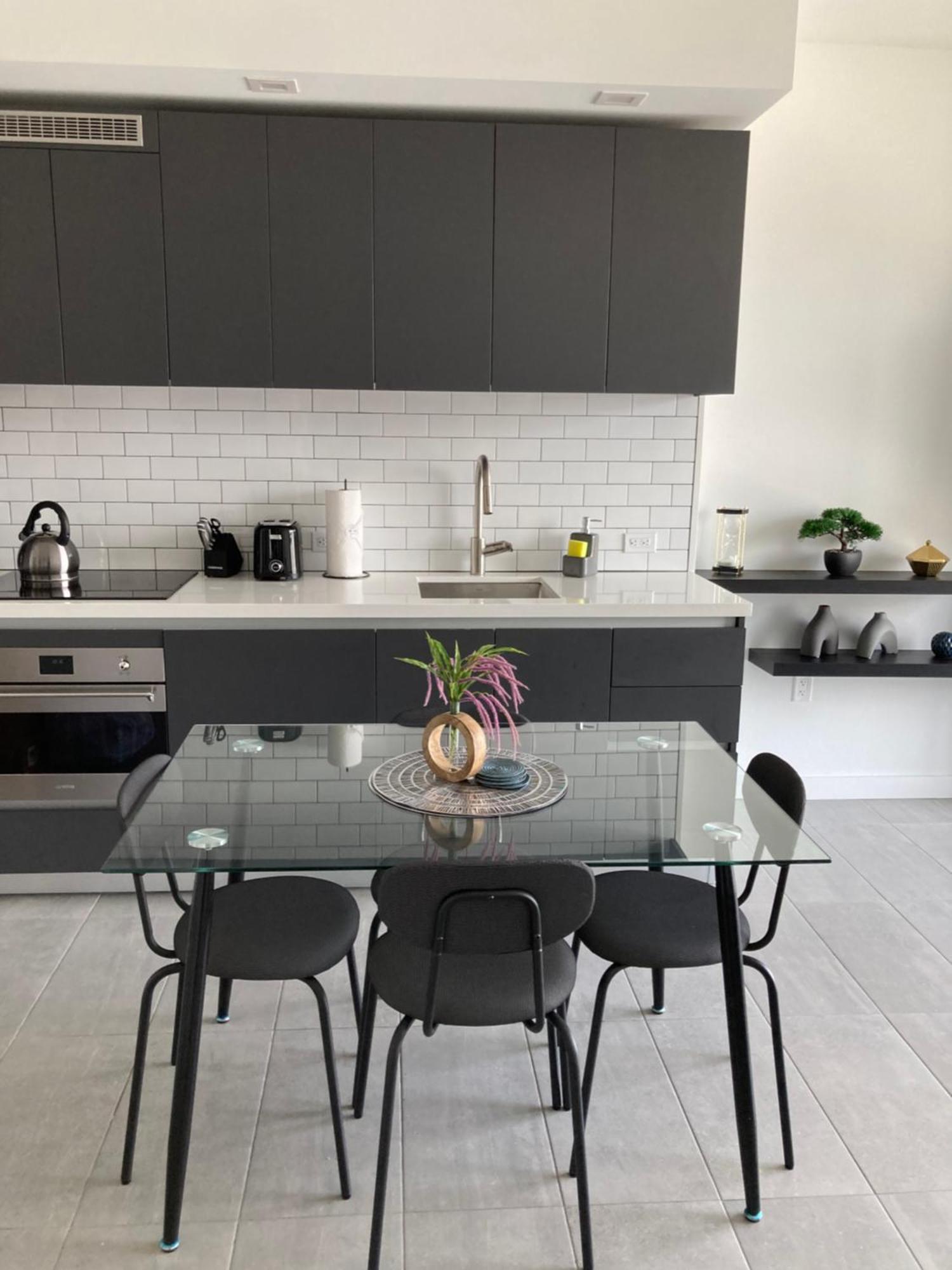 Brand New Modern 1 Bedroom Unit Downtown Appartamento