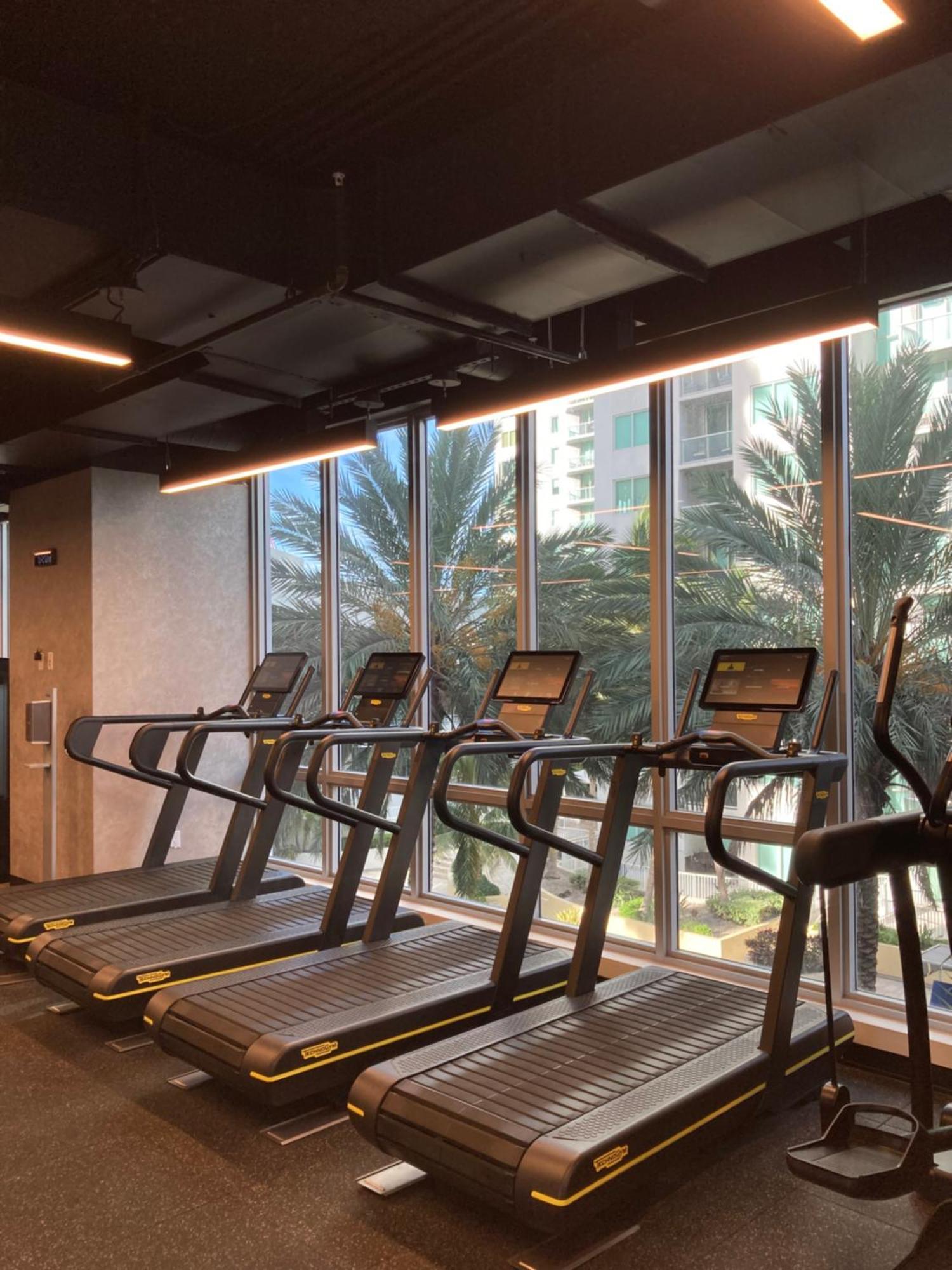 Brand New Modern 1 Bedroom Unit Downtown Appartamento *